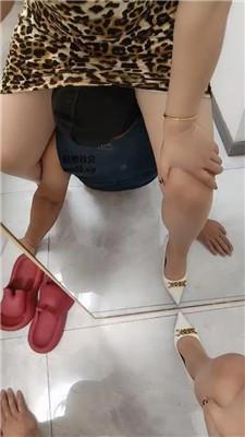 李老师近距离舔裸足/虐乳 JS241027-16