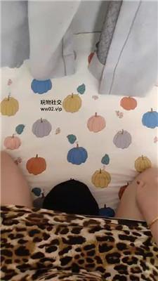 李老师近距离舔裸足/虐乳 JS241027-16