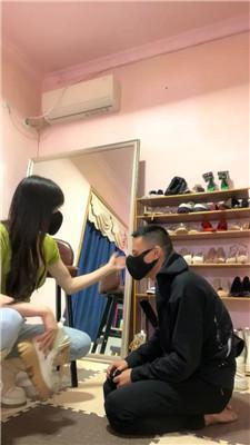 伊晨剧情-绿帽专场-舔脏鞋底/闻臭袜/圣水 bf46272