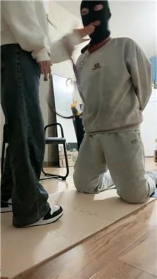 海绵大大AJ踢裆踩踏/揪耳朵/脏鞋喂酸奶/脚插嘴 bf46265