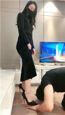 绯闻王妃赏赐圣水口水/耳光/高跟玉足踩虐 bf46268