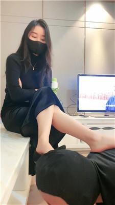 绯闻王妃赏赐圣水口水/耳光/高跟玉足踩虐 bf46268