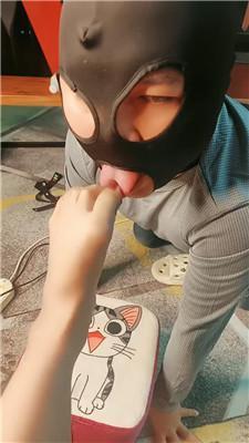 咩祖狗舌清理高跟/跪舔肉丝脚/骑狗背 bf46281