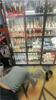 咩祖狗舌清理高跟/跪舔肉丝脚/骑狗背 bf46281