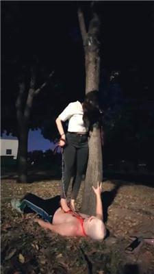 予涵户外-小白鞋船袜全体重踩踏/高跟暴虐 bf46289