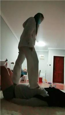 盈盈女S臭脚捂脸/全体重踩踏 bf46264
