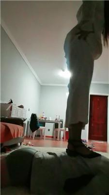 盈盈女S臭脚捂脸/全体重踩踏 bf46264