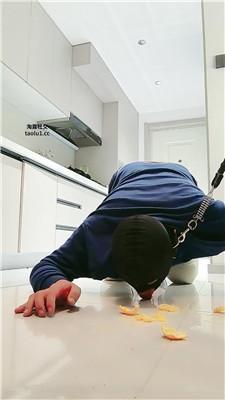 鱼主圣水嘴洗丝袜/舔脏鞋底/脚下喂食 JS241113-12