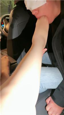 丽娜车内让狗舔肉丝jio JS241025-13