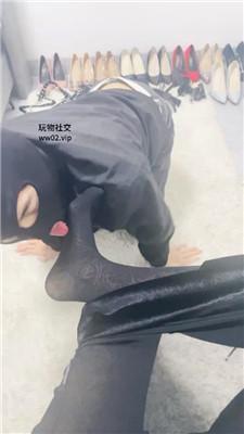 兜兜性感黑丝美腿恋足狂舔 JS241025-11