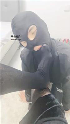 兜兜性感黑丝美腿恋足狂舔 JS241025-11