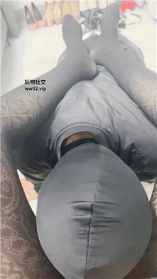 兜兜性感黑丝美腿恋足狂舔 JS241025-11