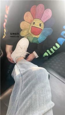 萱萱车内白袜恋足舔 JS241025-6