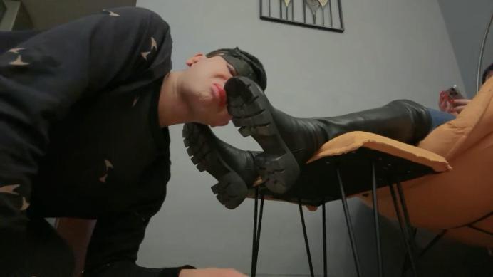 文文文沉浸式舔素人的长靴白袜 JS241109-19