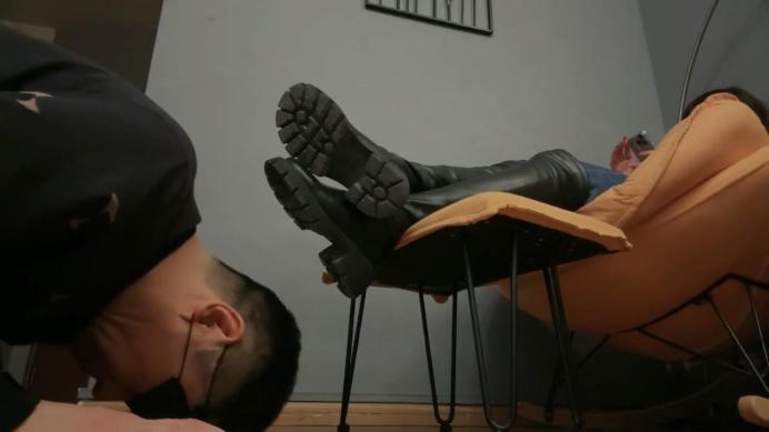 文文文沉浸式舔素人的长靴白袜 JS241109-19