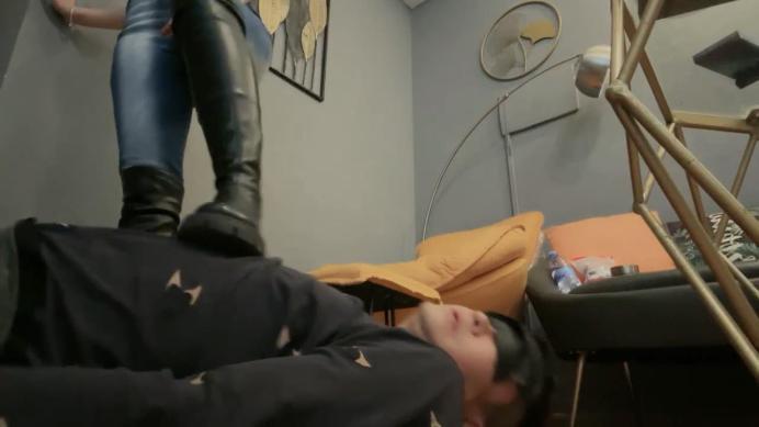 文文文沉浸式舔素人的长靴白袜 JS241109-19