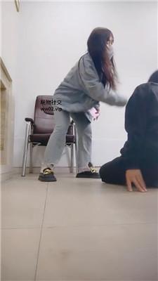 女生也能很暴力学生主皮鞋白袜暴力踢踹 JS241105-13