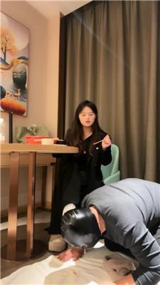 子熙大人白棉袜羞辱-下跪伺候小主用餐 JS241120-36