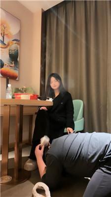 子熙大人白棉袜羞辱-下跪伺候小主用餐 JS241120-36