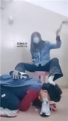奇了怪了脏运动鞋白袜踩虐/鞭打胯下辱 JS241130-4