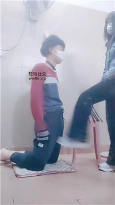 奇了怪了脏运动鞋白袜踩虐/鞭打胯下辱 JS241130-4