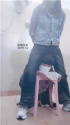 奇了怪了脏运动鞋白袜踩虐/鞭打胯下辱 JS241130-4