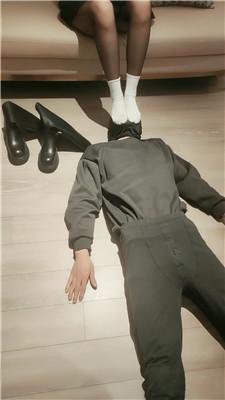 青岛00后学生主骑狗背坐脸窒息/长靴踩虐/白袜捂脸窒息 JS241206-6