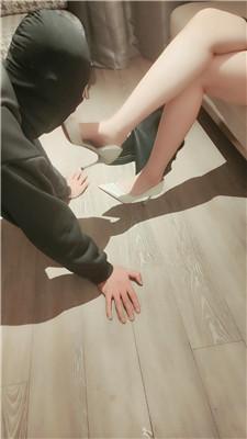 青岛00后学生主骑狗背坐脸窒息/长靴踩虐/白袜捂脸窒息 JS241206-6