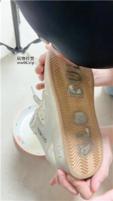 米琦妙妙屋沉浸式-脏鞋船袜狂舔/玉足插嘴/喝洗脚奶 JS241204-31