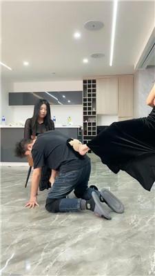 麋鹿银儿双S-连环耳光/踢裆/重度踢踹/拽发虐/膝盖顶裆 bf48100