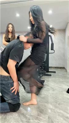 麋鹿银儿双S-连环耳光/踢裆/重度踢踹/拽发虐/膝盖顶裆 bf48100