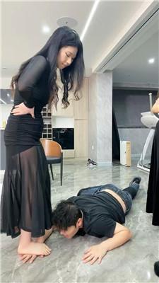 麋鹿银儿双S-连环耳光/踢裆/重度踢踹/拽发虐/膝盖顶裆 bf48100