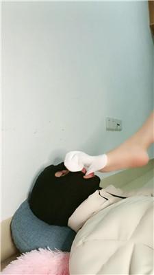 靖瑶近距离-吃白袜/插嘴/强制闻袜 JS241211-1