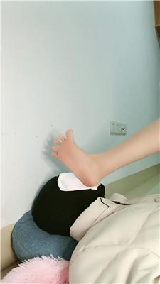 靖瑶近距离-吃白袜/插嘴/强制闻袜 JS241211-1