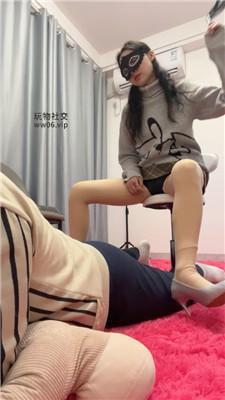 姗姗高跟美腿踩散鞭抽打 JS241207-51