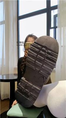 爱可学姐变成鞋子清理器 bf47930