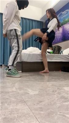 芷琦大大连环踢裆/滴蜡/跪舔长靴裸足/狗链遛狗 bf47935