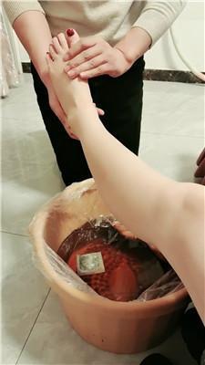 美容院伺候主人沐足-恋足舔 JS241208-23
