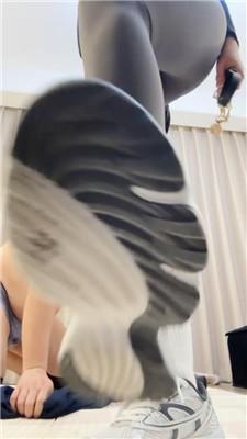 七月大大运动鞋白袜重度踢踹踩踏 bf48309