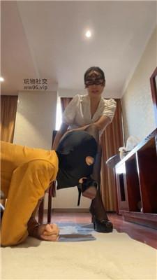 颜主高跟黑丝踩踏/坐脸窒息 bf48307