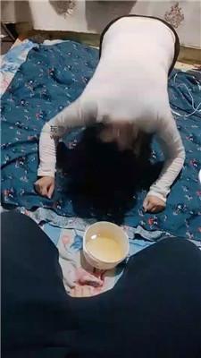 伪娘和人妻变装奴喝圣水舔臭脚 JS241214-7