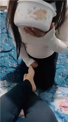 伪娘和人妻变装奴喝圣水舔臭脚 JS241214-7