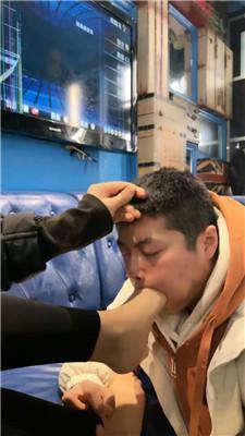 孤傲祖宗KTV-全体重踩踏/舔脏长靴裸足狂舔 bf48222