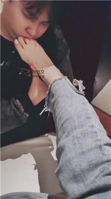 倾城近距离裸足狂舔 JS241213-38