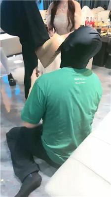 萝悦samaKTV超多S群调-多奴下跪齐犯贱三视角版 bf48200