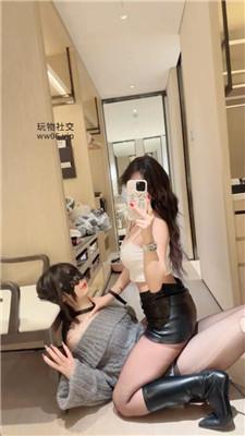 玥樾超美模特母畜-高跟黑丝脚下奴 bf48205