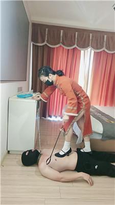 薇薇情侣主五花大绑/封嘴虐打/皮鞋白袜踩 bf48217