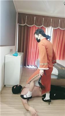 薇薇情侣主五花大绑/封嘴虐打/皮鞋白袜踩 bf48217