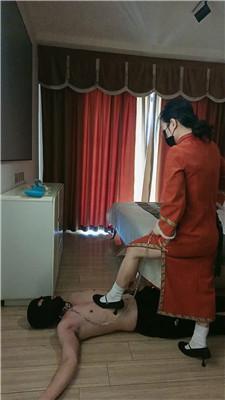 薇薇情侣主五花大绑/封嘴虐打/皮鞋白袜踩 bf48217