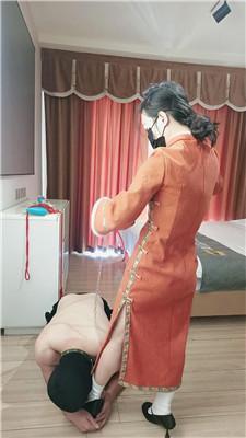 薇薇情侣主五花大绑/封嘴虐打/皮鞋白袜踩 bf48217